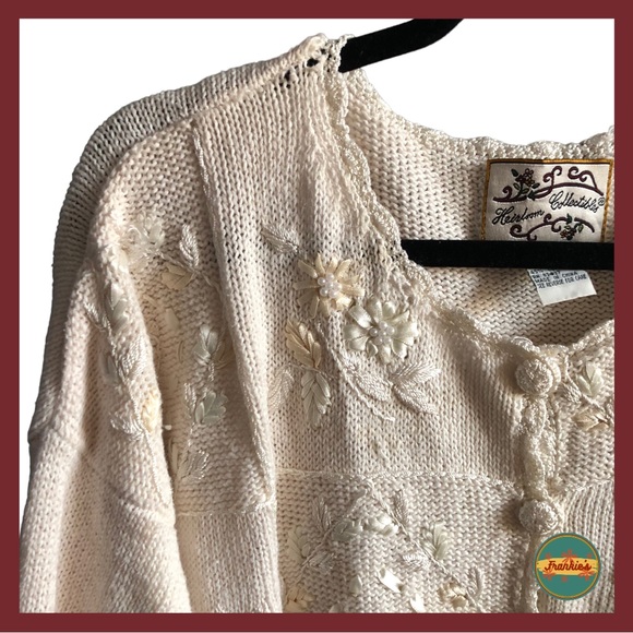 ✨Name Your Price Sale!✨ Heirloom Collectibles - Vintage Large White Knit Button - Picture 3 of 10